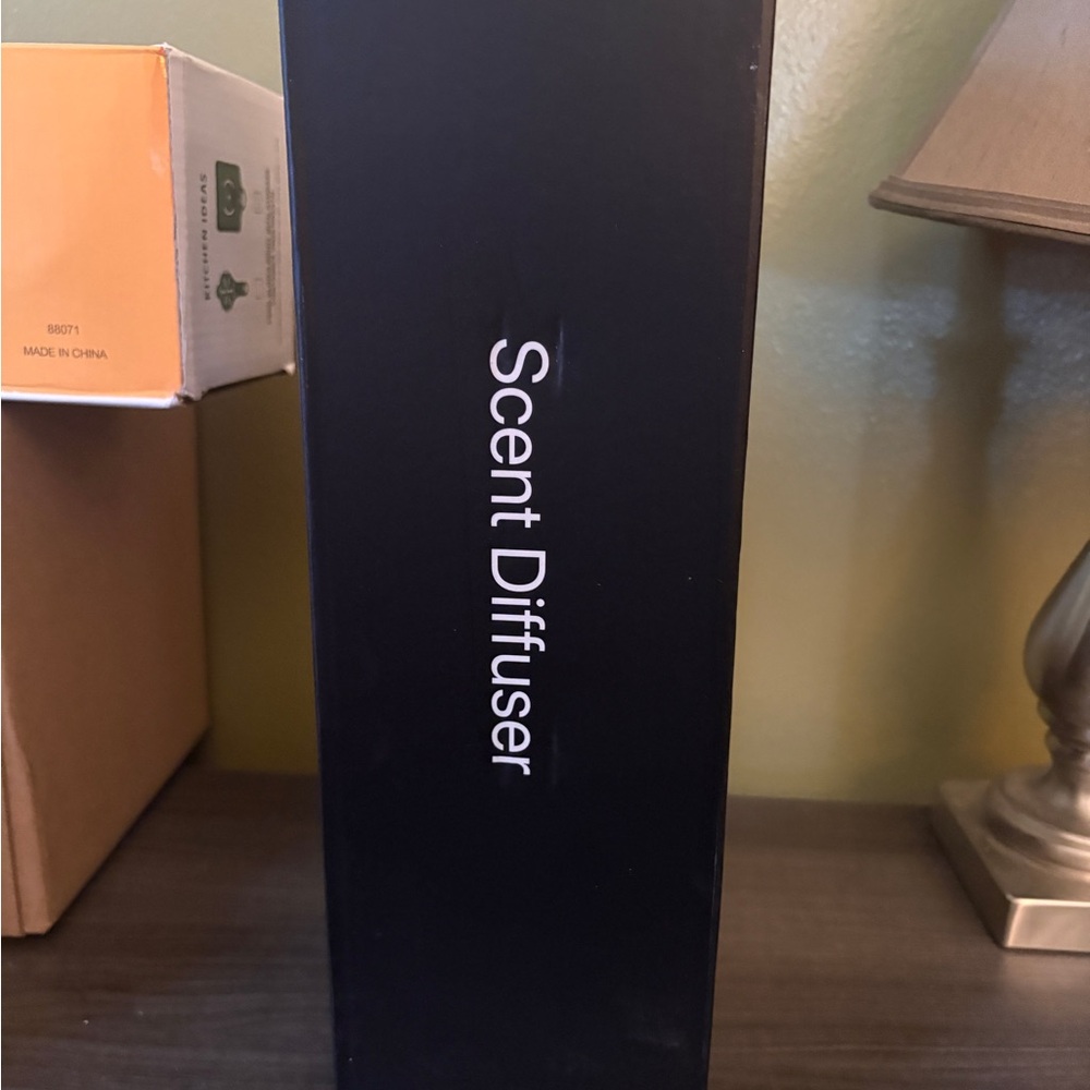 Scentiment Aroma Diffuser Model 4025 Black New In Box used in hotels - Picture 2 of 3